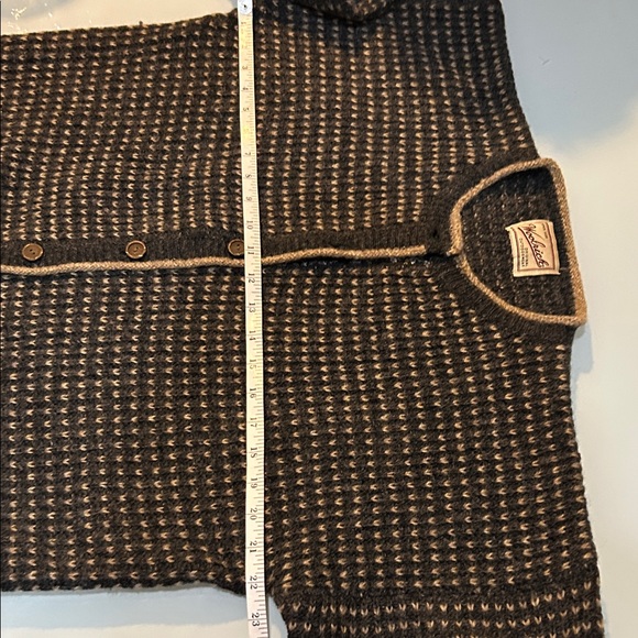 Vintage Pendleton charcoal grey and oatmeal Cardigan Sweater with floral trim - Picture 6 of 12